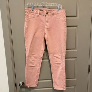 Pink denim capri length pants